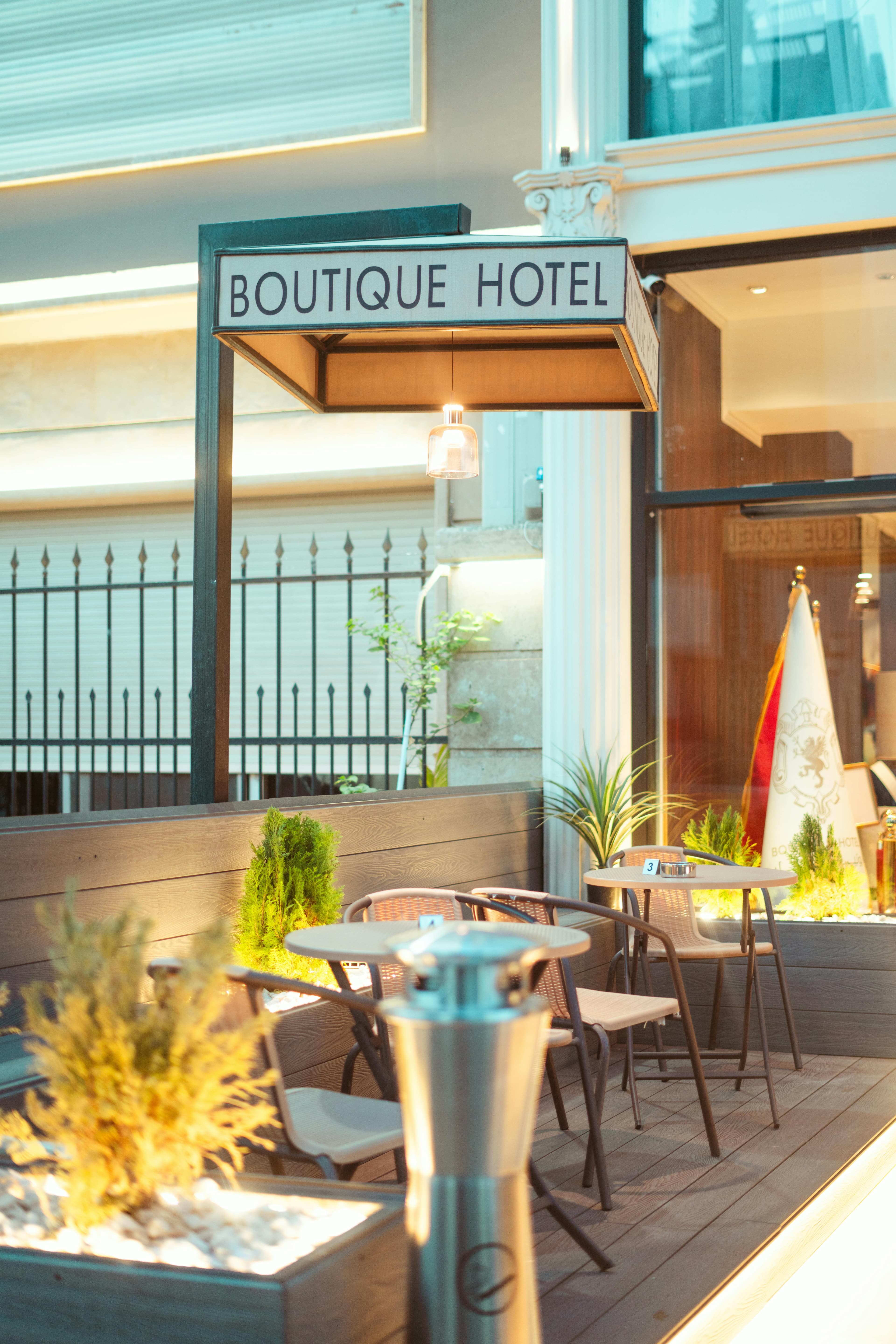 Hospitality & Hotels